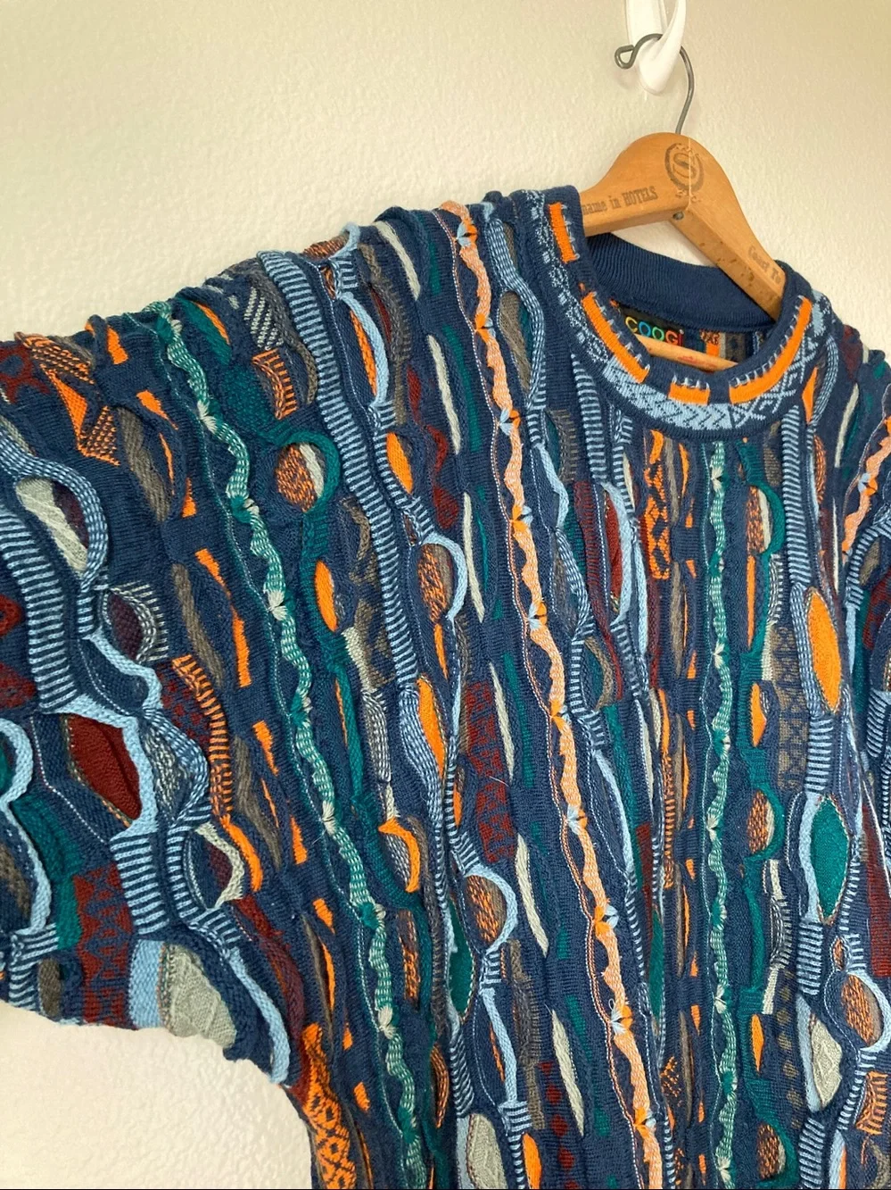 Vintage Coogi Australia 100% Wool 3D texture knit sweater 80s 90s sz M